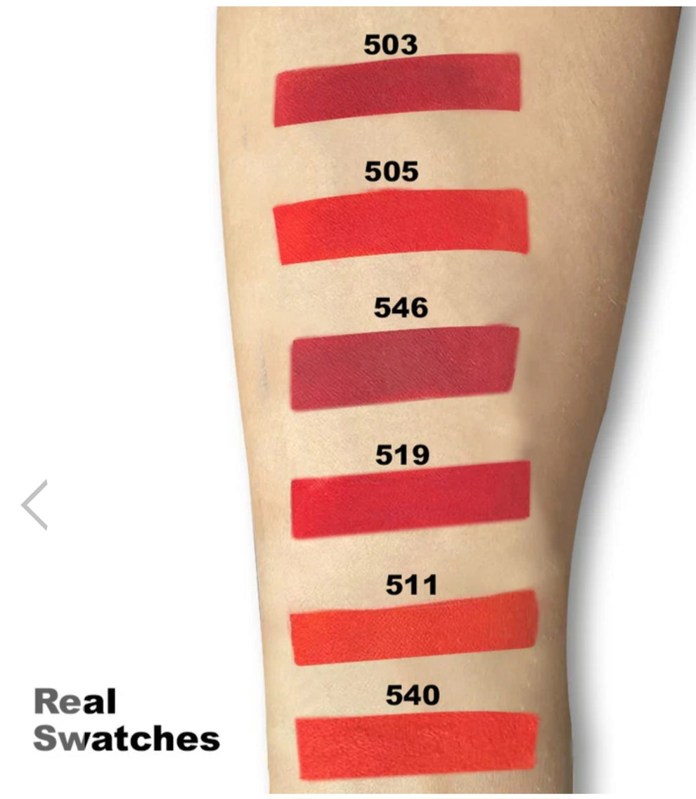 Clazona matte lip Gloss vit E,A & C 24hours